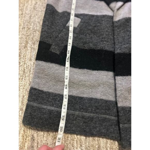 Roots Canada Gray and Black Wool Blend Womens Cardigan Size M - Picture 10 of 12